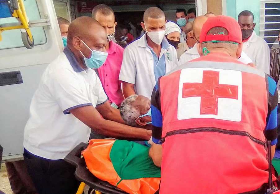 Accidente masivo provoca 31 lesionados en Aserradero, municipio Guamà en Santiago de Cuba