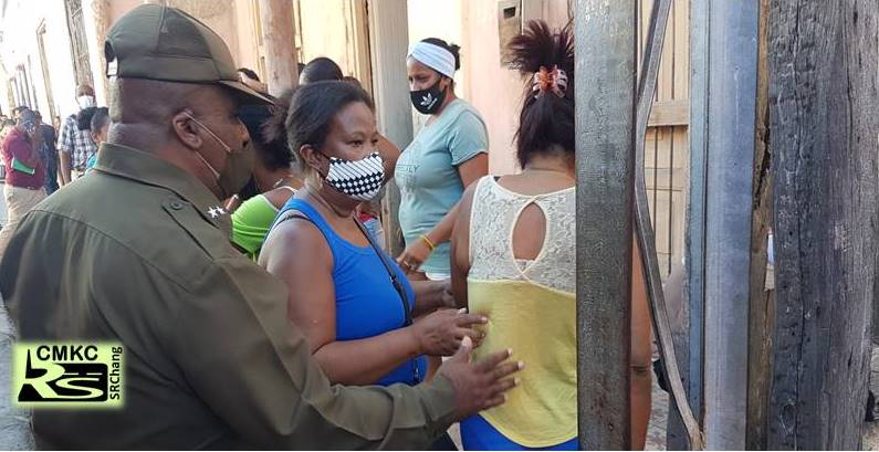 Ni muertos, ni heridos tras incendio que dejó sin viviendas al menos a 25 personas en Santiago de Cuba