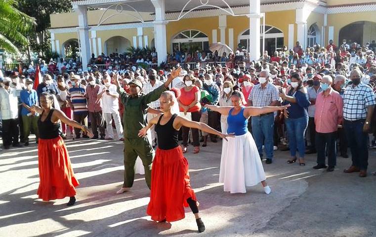 Celebra El Cobre 63 años de su liberación, resistiendo y avanzando