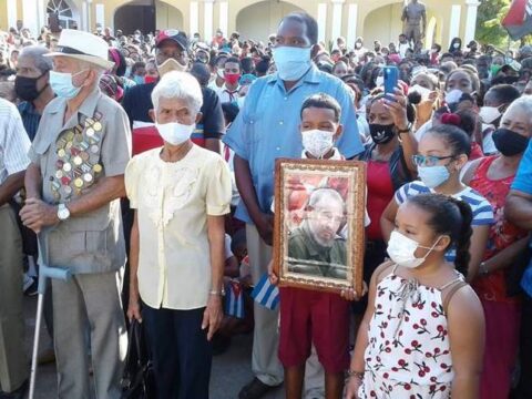 Celebra El Cobre 63 años de su liberación, resistiendo y avanzando