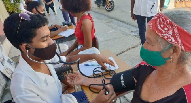 Ciencias Médicas en Santiago de Cuba: 60 años con la salud y por la vida