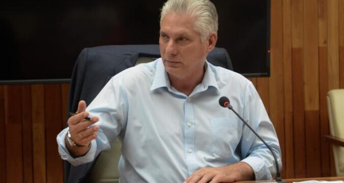 Díaz-Canel en un intercambio con líderes juveniles