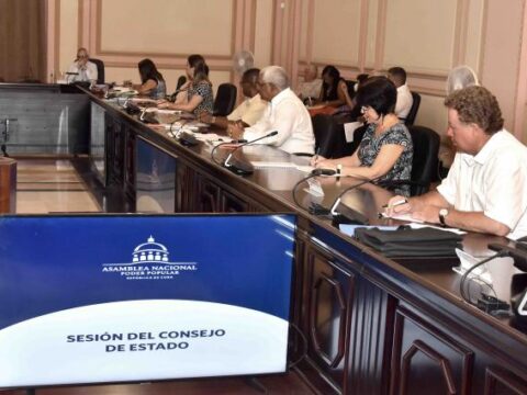 Aprueba el Consejo de Estado nuevos decretos-leyes para el fortalecimiento del modelo económico-social cubano