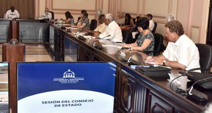 Aprueba el Consejo de Estado nuevos decretos-leyes para el fortalecimiento del modelo económico-social cubano