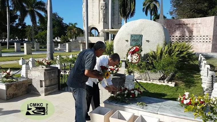 A ti Fidel, tributo del pueblo de Santiago en nombre de toda Cuba. Portada: Santiago Romero Chang