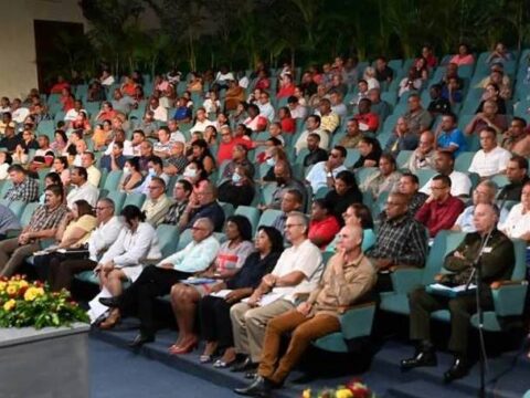 Díaz-Canel encabeza chequeo 2023 en Santiago de Cuba