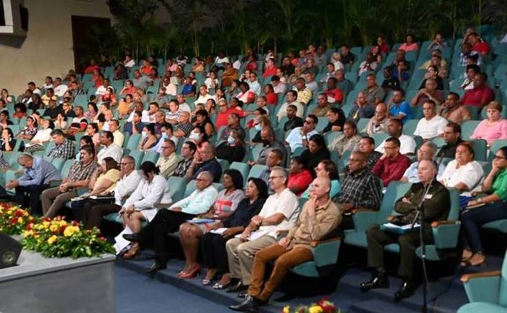 Díaz-Canel encabeza chequeo 2023 en Santiago de Cuba