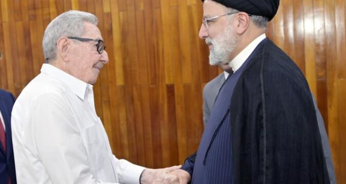 Recibe el General de Ejército Raúl Castro Ruz al Ayatollah Seyed Ebrahim Raisi, Presidente de Irán