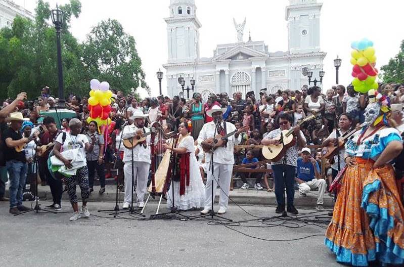 Desfile de la Serpiente del Festival del Caribe 2023