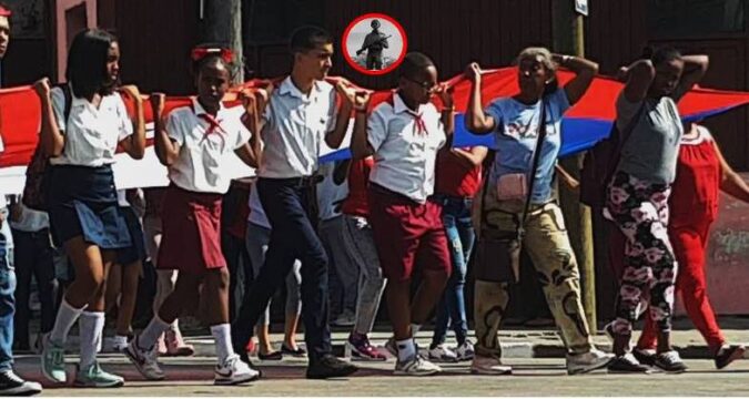 A Frank País tributo en Santiago de Cuba en el Día de los Mártires de la Revolución