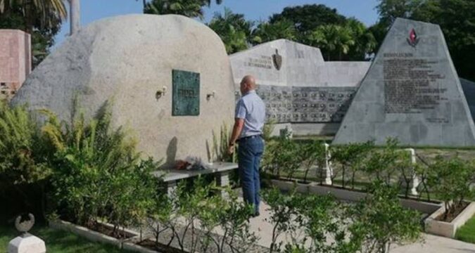 Roberto Morales Ojeda en visita de trabajo a Santiago de Cuba