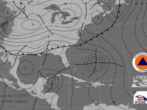 Cuba: Estará mayormente nublado en gran parte del archipiélago con la ocurrencia de algunos chubascos, lluvias y tormentas eléctricas, que en la tarde serán más numerosos en la región occidental, así como en zonas del interior y costa norte del resto del país. Estas lluvias pueden ser fuertes y localmente intensas en algunas localidades.