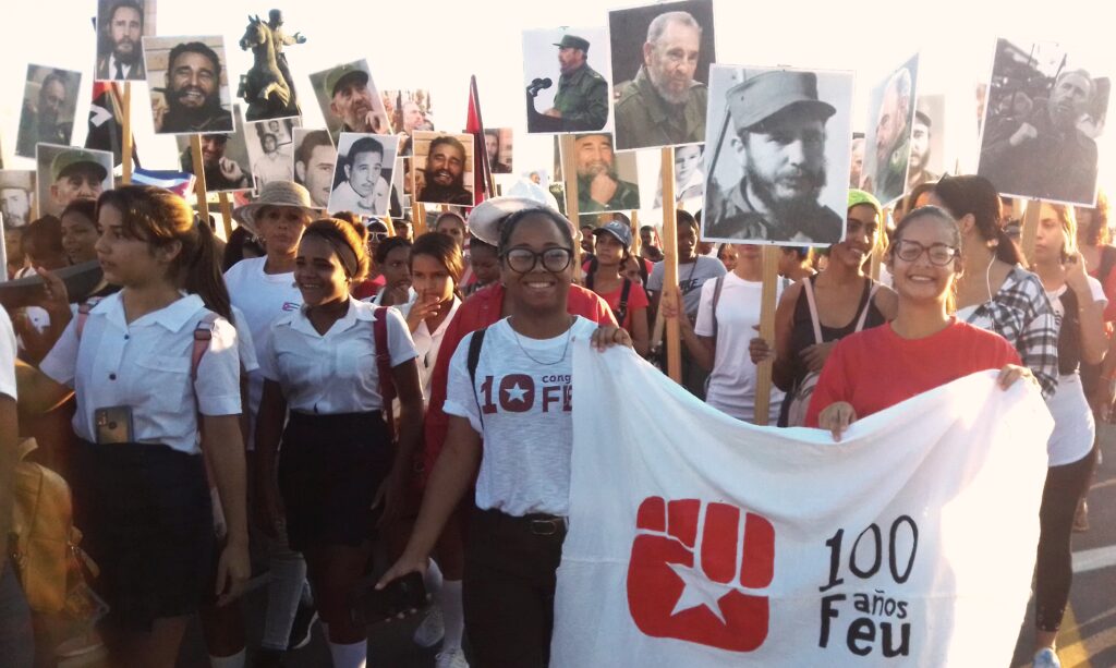 Marcha de jóvenes en reafirmación revolucionaria en Santiago de Cuba