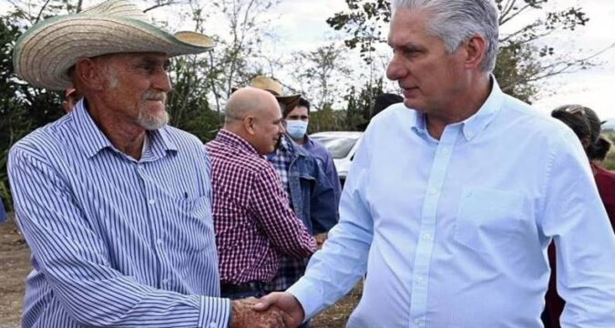 Díaz-Canel y Morales Ojeda visitaron el municipio de Palma Soriano, en Santiago de Cuba