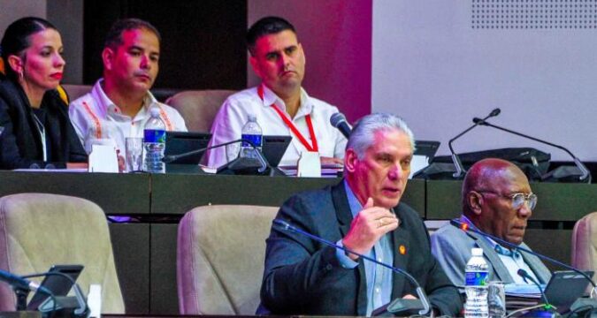 Díaz Canel ante la Asamblea Nacional del Poder Popular: Diputados cubanos.