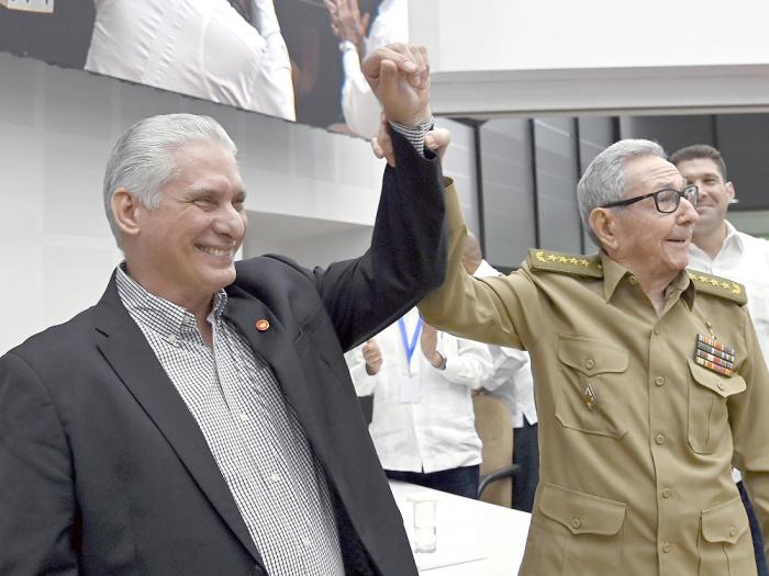 Raúl Castro y Díaz Canel ante la Asamblea Nacional del Poder Popular: Diputados cubanos.