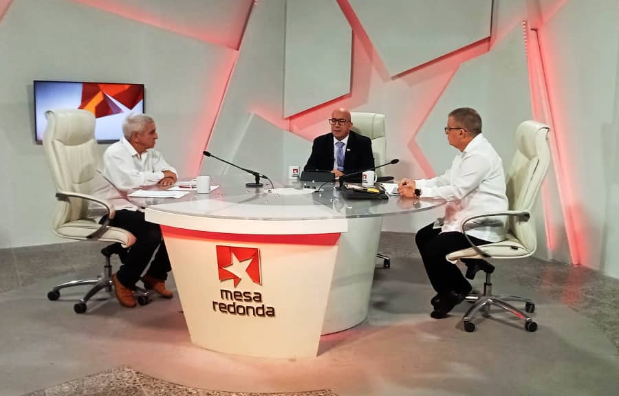 Mesa Redonda los esfuerzos que se realizan en tres frentes clave para la reparación y mantenimiento de equipos esenciales del sistema electroenergético.