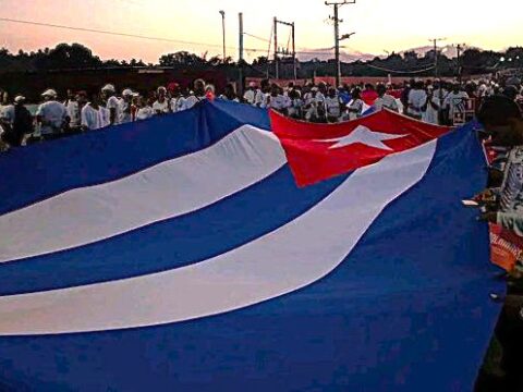 Santiago de Cuba, otra vez abarrotó las plazas municipales y la provincial este 1ero de Mayo 2025