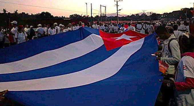 Santiago de Cuba, otra vez abarrotó las plazas municipales y la provincial este 1ero de Mayo 2025