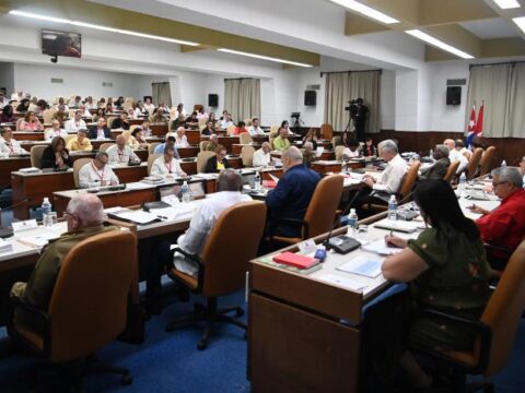 X Pleno del Comité Central del Partido Comunista de Cuba desde el Salón de los Plenos del Palacio de la Revolución