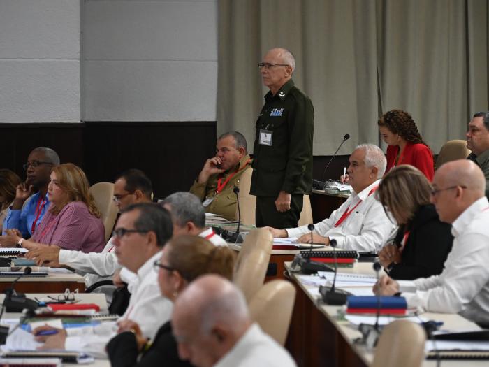 X Pleno del Comité Central del Partido Comunista de Cuba desde el Salón de los Plenos del Palacio de la Revolución
