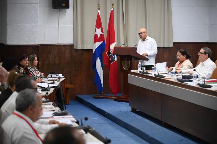 X Pleno del Comité Central del Partido Comunista de Cuba desde el Salón de los Plenos del Palacio de la Revolución