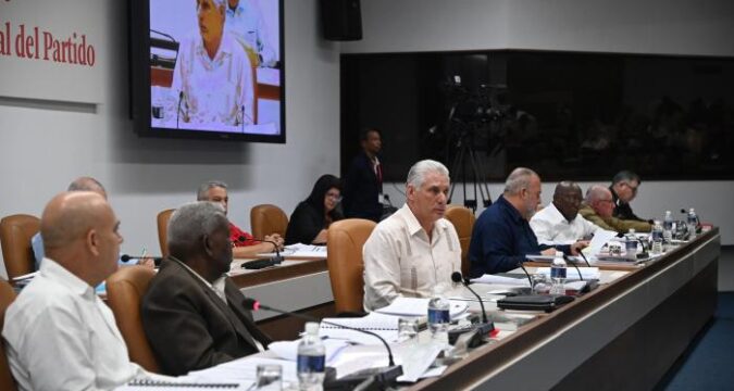 X Pleno del Comité Central del Partido Comunista de Cuba desde el Salón de los Plenos del Palacio de la Revolución
