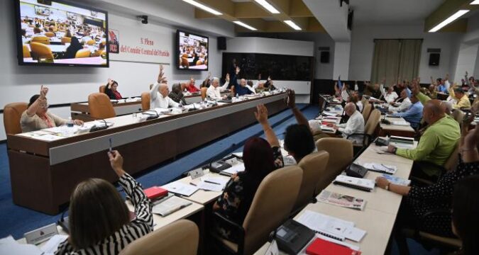 Buró Político en X Pleno del Comité Central