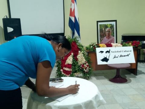 Homenaje al Dr Eduardo Torres Cuevas en Santiago de Cuba