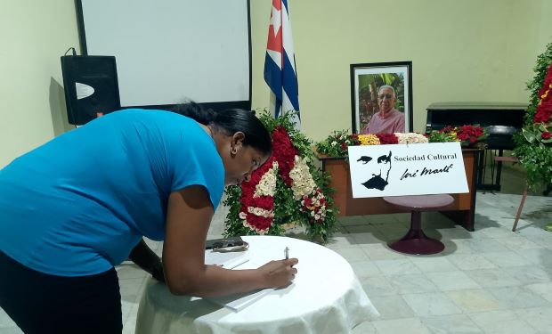 Homenaje al Dr Eduardo Torres Cuevas en Santiago de Cuba